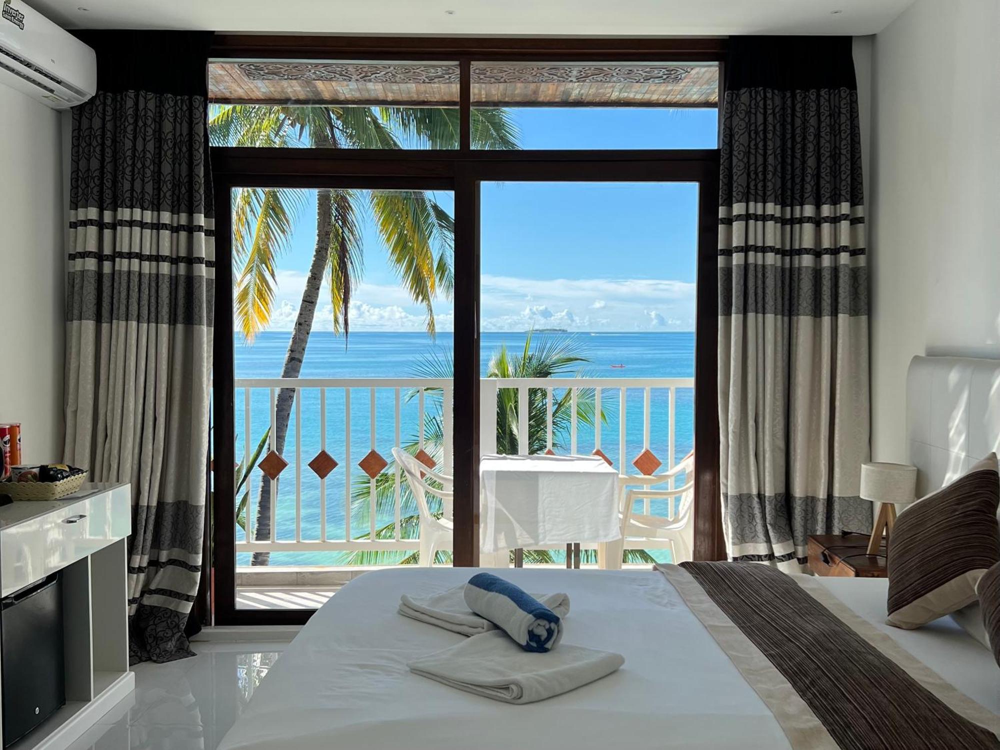 Heron Beach Hotel - The Best Maldivian Getaway In Dhiffushi,Maldives Eksteriør billede