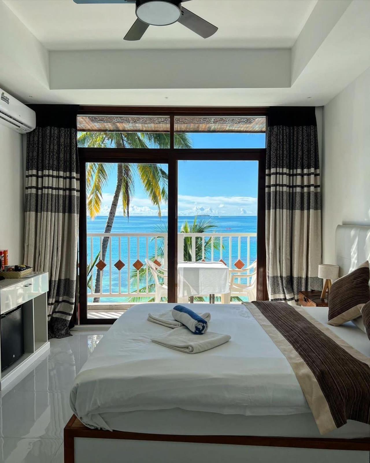 Heron Beach Hotel - The Best Maldivian Getaway In Dhiffushi,Maldives Eksteriør billede