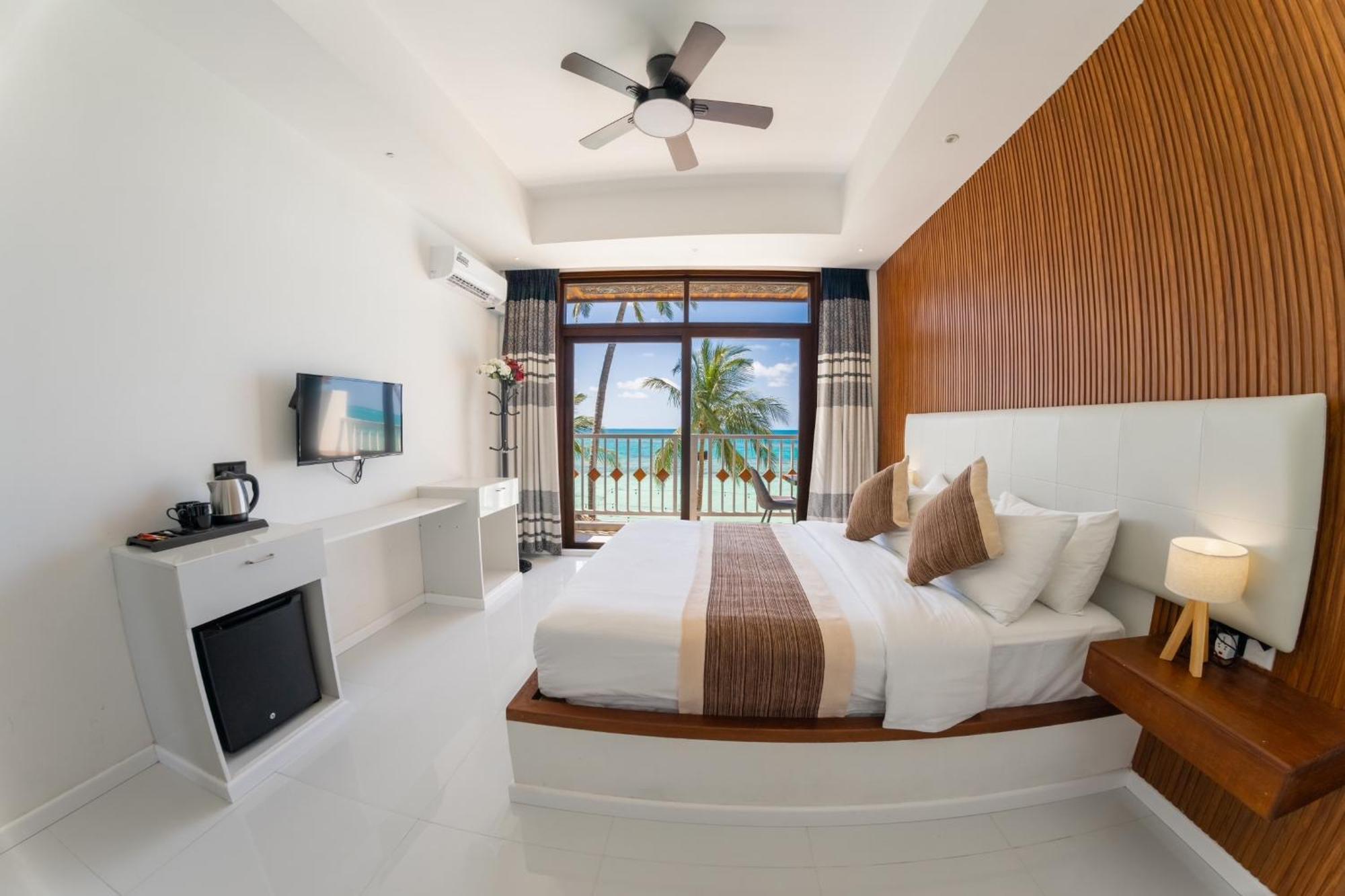 Heron Beach Hotel - The Best Maldivian Getaway In Dhiffushi,Maldives Eksteriør billede