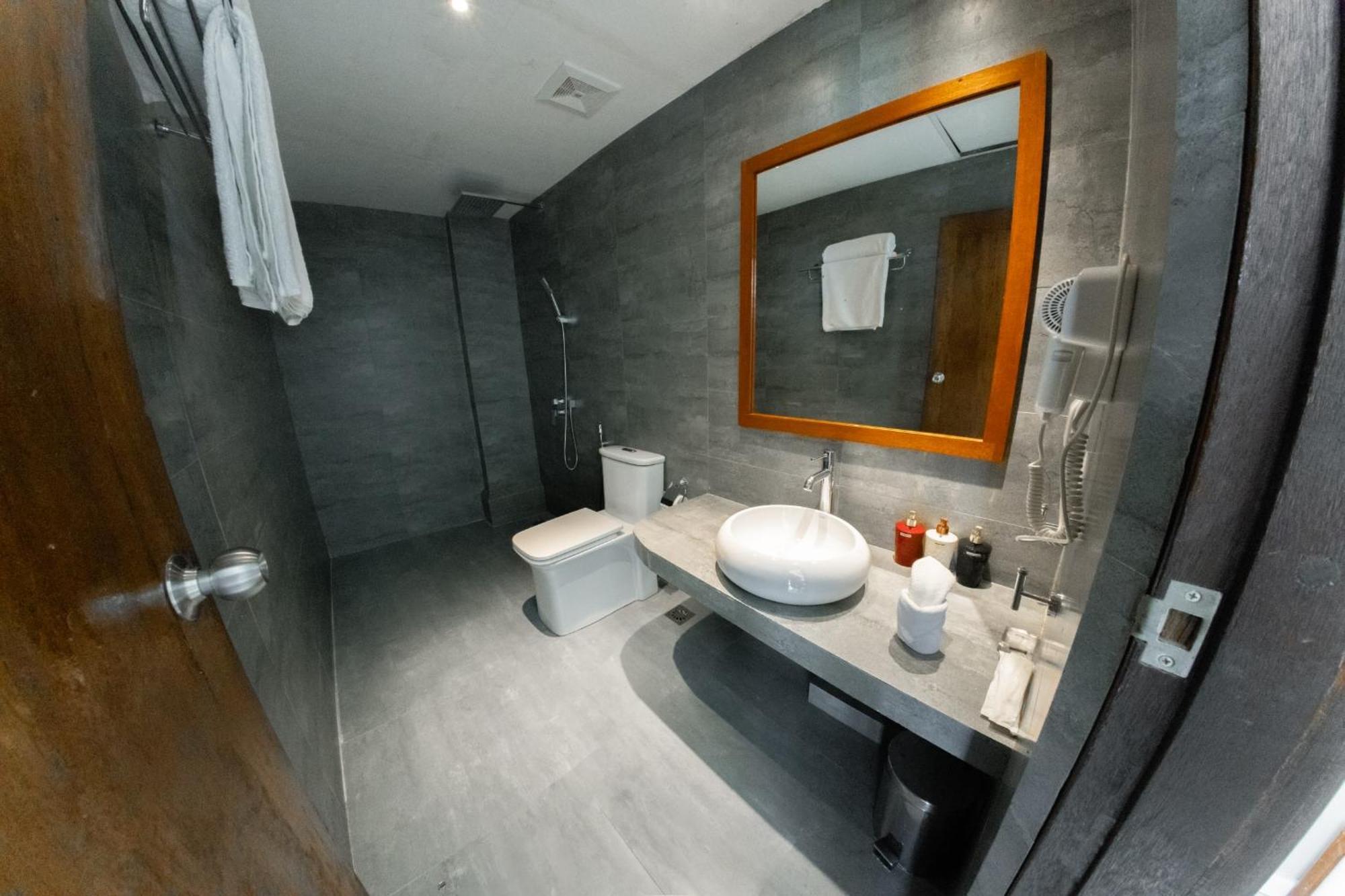 Heron Beach Hotel - The Best Maldivian Getaway In Dhiffushi,Maldives Værelse billede