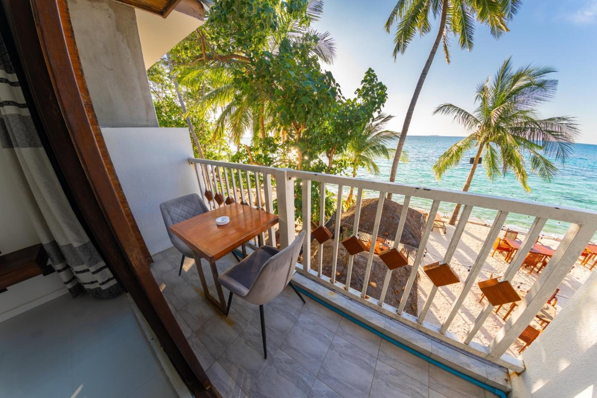 Heron Beach Hotel - The Best Maldivian Getaway In Dhiffushi,Maldives Eksteriør billede