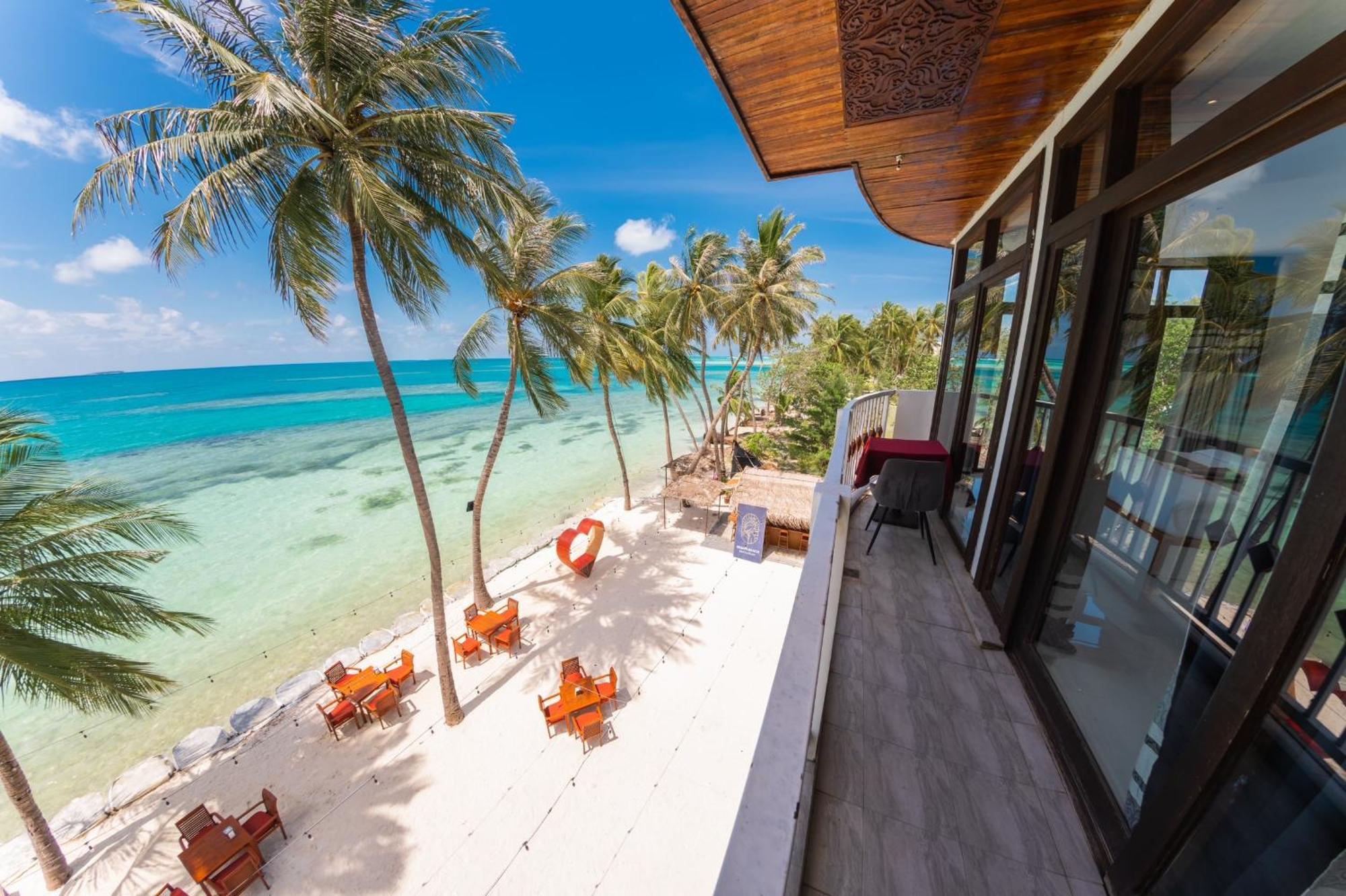 Heron Beach Hotel - The Best Maldivian Getaway In Dhiffushi,Maldives Eksteriør billede